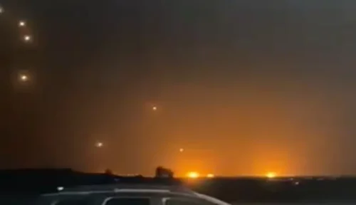 Iran Lancarkan Ratusan Rudal ke Israel, Tel Aviv Terbakar