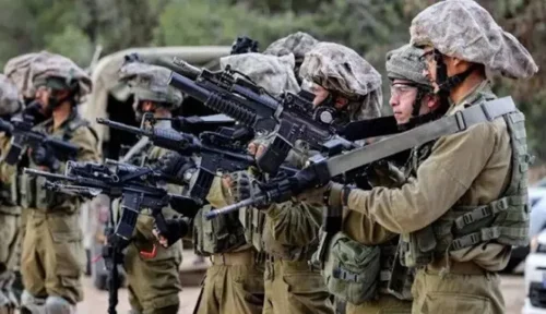 Israel Peringatkan Warga Lebanon Akan Serangan Laut