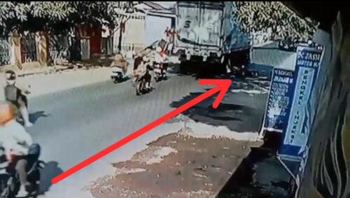Tragis, Sepeda Motor Salip Truk Hino di Gowa, Nyawa Penumpang Terenggut