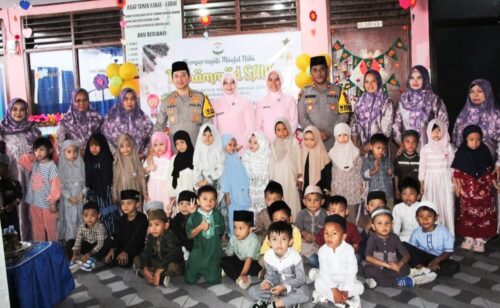 Pengasuh Dan Siswa Siswi TK Kemala Bhayangkari Polres Enrekang Gelar Maulid Nabi 1446 H