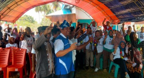 Kampanye Pasangan “Liwu Mokesa” di Depan Warga Janjikan Bantuan UMKM dan Program Satu Rumah Satu Sarjana