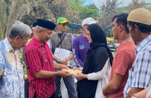Korban Kebakaran Warga Sangeran Dibantu 10 Juta Dari BAZNAS Enrekang