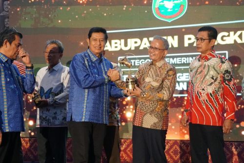 Gowa Raih Penghargaan Daerah Peduli RTH dan Penyedia Ruang Publik di Fajar Award 2024
