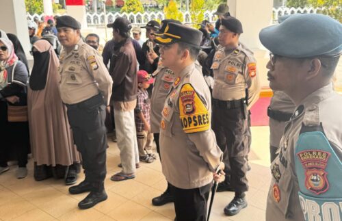 Warga Berdemo Dimasa Sibuk Pilkada 2024, Dikawal Humanis Aparat Polres Enrekang
