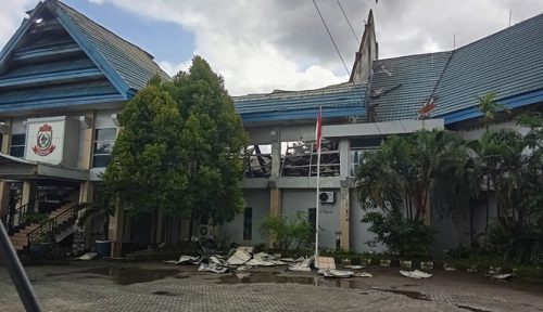 Kantor Disdik Makassar Terbakar, Spekulasi Netizen: Adakah Korupsi di Dalamnya?