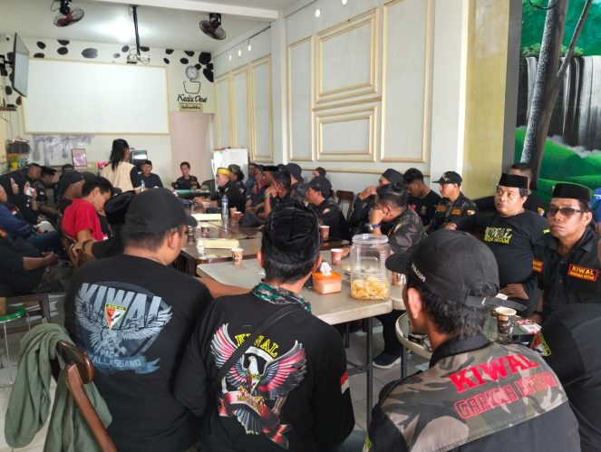 Melakukan Rapat Konsolidasi, Koordinasi, Evaluasi Di Kedai Dewi , Belakang Kantor Bupati Gowa