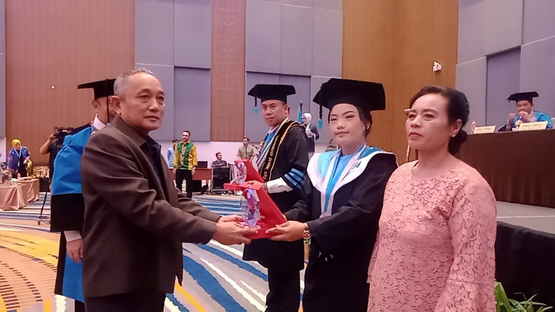 STIM LPI Makassar Gelar Wisuda Sarjana