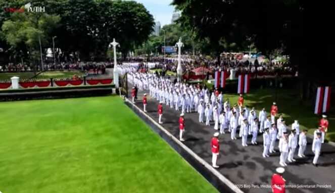 Prosesi Kirab 961 Kepala Daerah dari Monas menuju Istana Merdeka