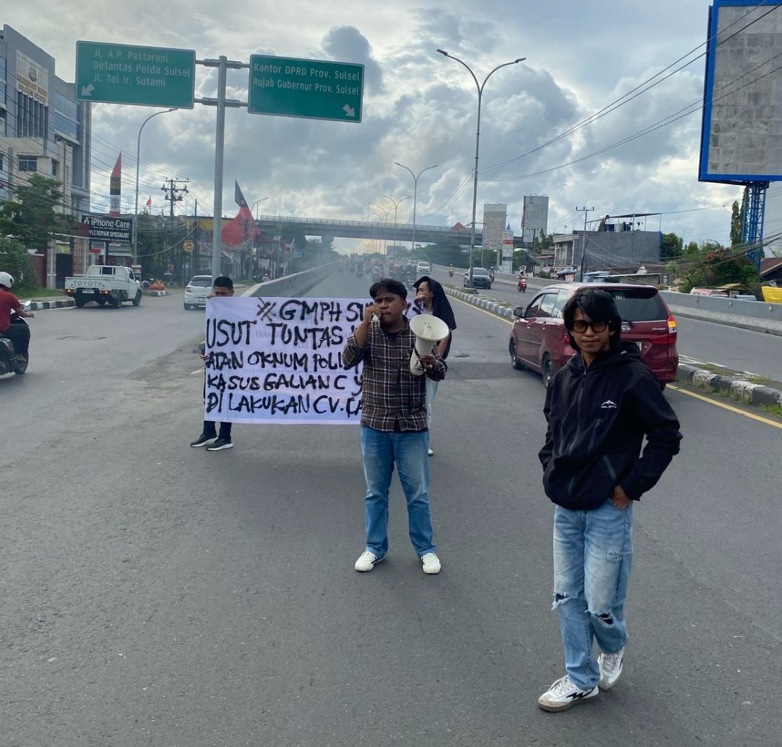 Demo di Fly Over, GMPH Sulsel Tantang Polda Tutup Tambang Ilegal CV Cahaya Maemba Maros dan Periksa Oknum yang Terlibat