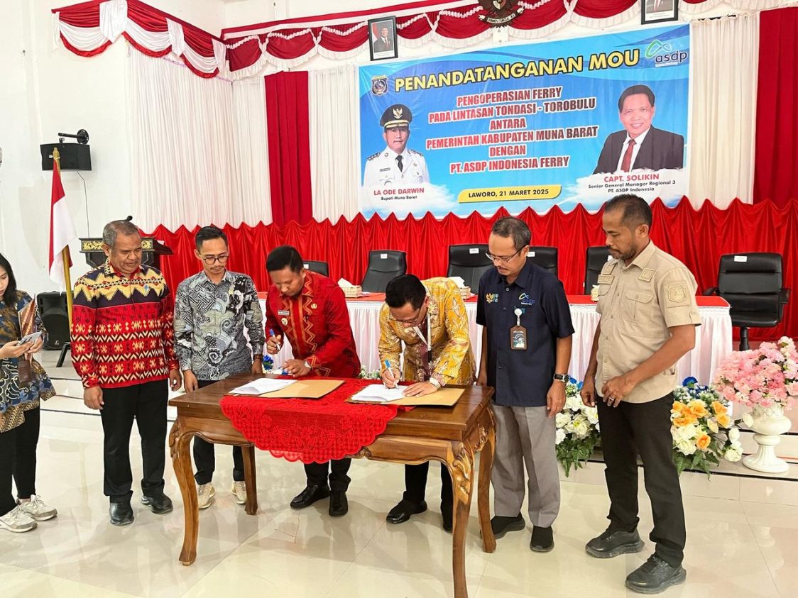 Bupati Mubar Laode Darwin Resmikan Ferry Torobulu-Tondasi,