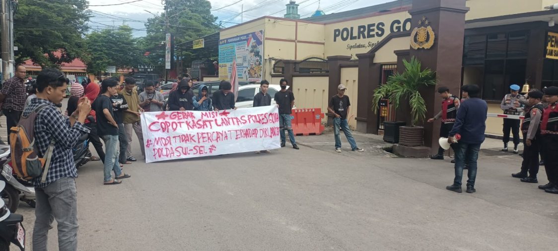 Demo Beruntun di Polres Gowa, Forum Mahasiswa Teriakkan Dugaan Pungli SIM!