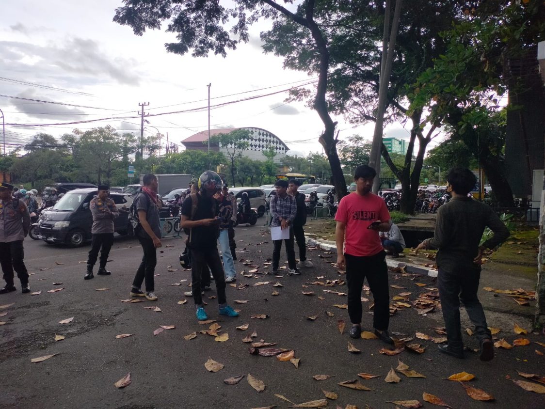 Gunung Terkikis, Hutan Musnah! GMPH Sulsel Demo Tolak Tambang Ilegal di Maros