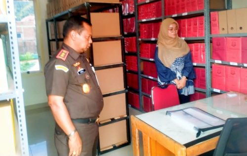 Kejari Enrekang Resmikan Perpustakaan dan Layanan Arsip, Wartawan Antusias Sambangi Ruang Literasi