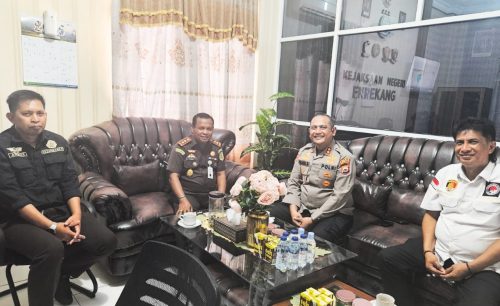 Kapolres Enrekang dan Kajari Padeli Perkuat Sinergitas Hukum Lewat Silaturahmi Forkopimda