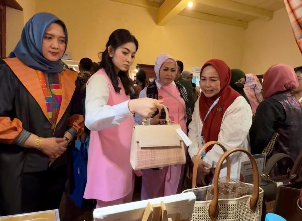 Tas Anging Mamiri dari Takalar Jadi Sorotan Selvi Gibran di Fort Rotterdam