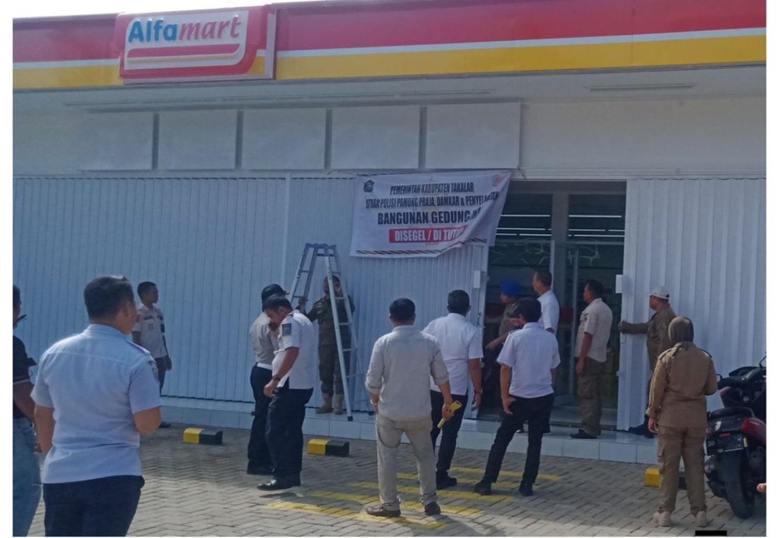 Tindaklanjuti Moratorium Bupati Takalar, Dua Toko Retail Modern Disegel