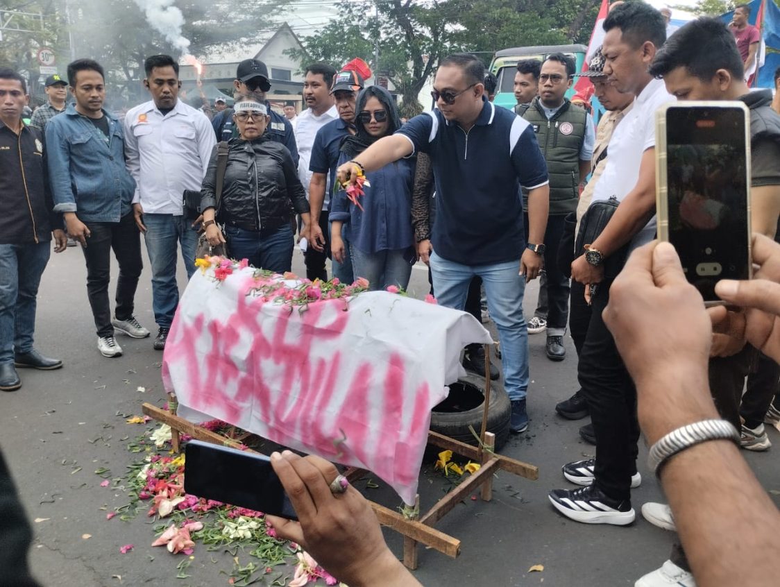 KAS Serbu Polrestabes Makassar, Tuntut dan Desak Kasat Reskrim Dicopot