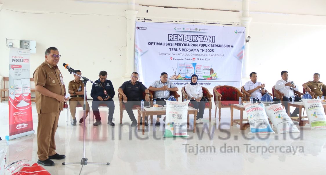 Bupati Takalar Resmikan Tebus Bersama Pupuk Subsidi dan Rembuk Tani 2025