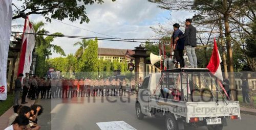 PEMA FT-Unibos Geruduk Polda Sulsel, Laporkan Oknum Polisi Arogan ke Divisi Propam  