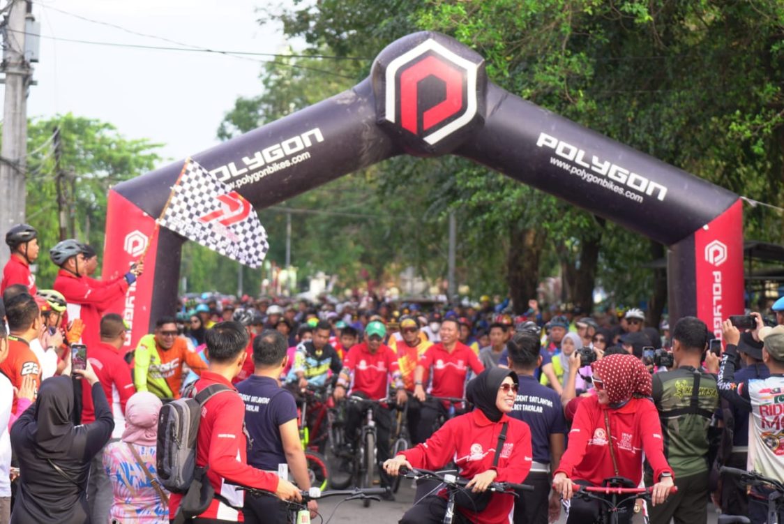 Bupati Takalar Lepas Ribuan Peserta Fun Bike Hari Bhayangkara ke-79