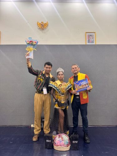Iin Gadis Muna Barat Raih Juara Umum Pesona Wastra Indonesia 2025