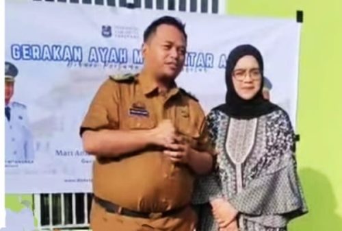 Wabup Enrekang Dan Istri Dukung GATI, Kompak Antar Anak Dihari Pertama Sekolah