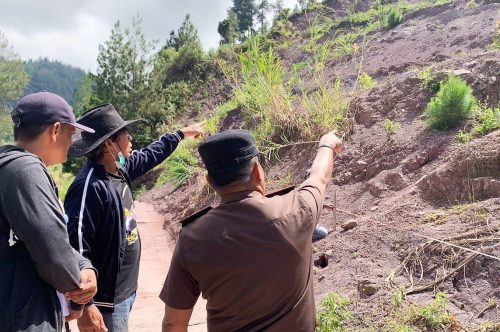 MC-0 Jalan Beton DT.Lemo Dan Renovasi Laboratorium Kesmas Dinkes Target Kajari Enrekang Non Adendum