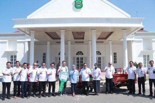 Bupati Takalar Terima Bantuan dari PT Rachita Group Berupa 3 Motor Viar