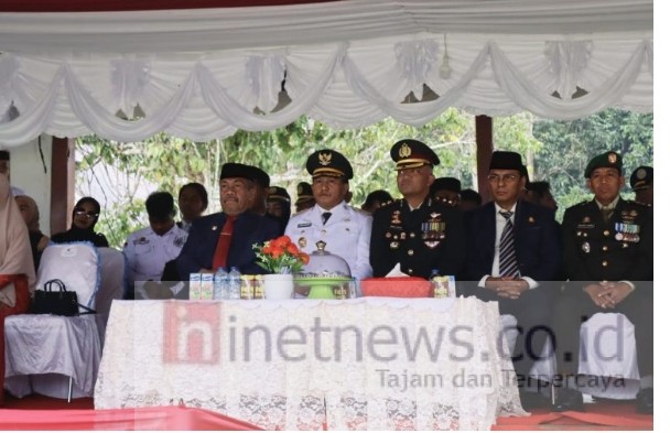 Bupati Muna Barat Jadi Inspektur Upacara di HUT Bhayangkara ke-79