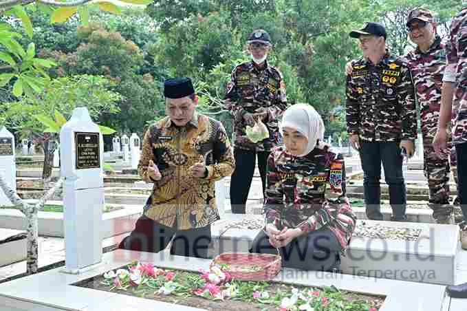 Aliyah Mustika Ilham dan FKPPI Sulsel Tabur Bunga di Makam Pahlawan