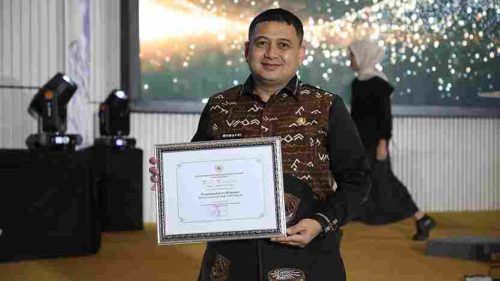 Munafri Arifuddin Terima Penghargaan Kota Layak Anak dari Kementerian PPPA