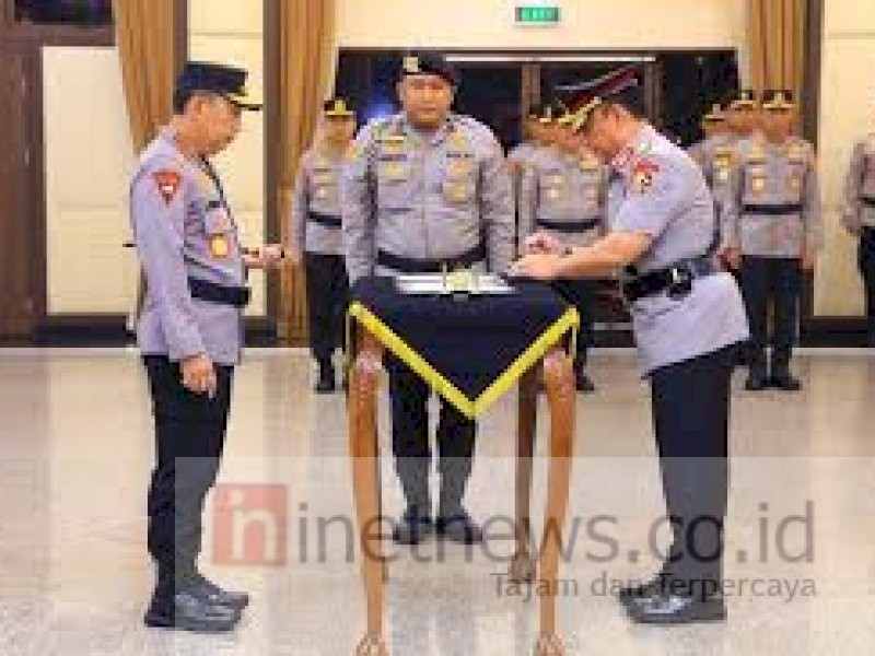 Resmi Jadi Wakapolri, Komjen Dedi Prasetyo Serahkan Jabatan Irwasum ke Kapolri
