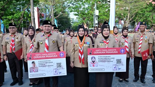Fatmawati Rusdi Serahkan Penghargaan ini ke Wali Kota dan Wakil Wali Kota Makassar di HUT Pramuka