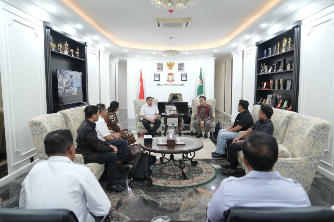 Munafri Prioritaskan Warga Lokal dalam Layanan Taksi Listrik
