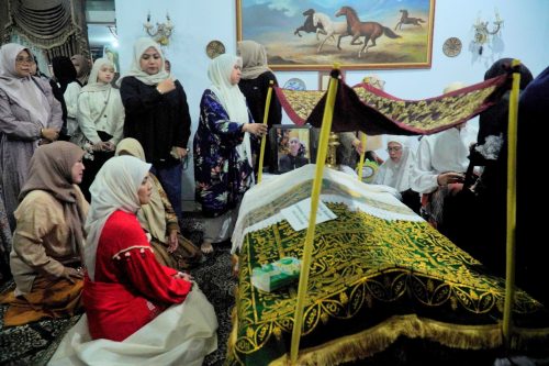 Wawali Kota Makassar Aliyah Mustika Ilham Melayat ke Kediaman Almarhum Mappaturung Parawansa