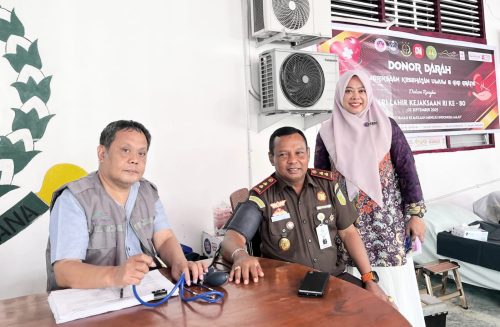 Kajari Enrekang Jadi Donor Perdana,Aksi Donor Darah Dapat 73 Kantong