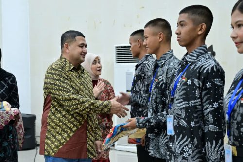 Pemkot Makassar Beri Apresiasi dan Beasiswa untuk Anggota Paskibraka 2025