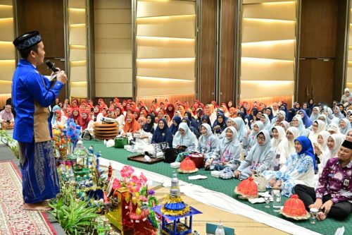 Maulid Akbar BKMT Makassar, Hadirkan Ust. Nur Maulana, Aliyah Mustika Ilham: Mari Perkuat Ukhuwah dan Silaturahmi