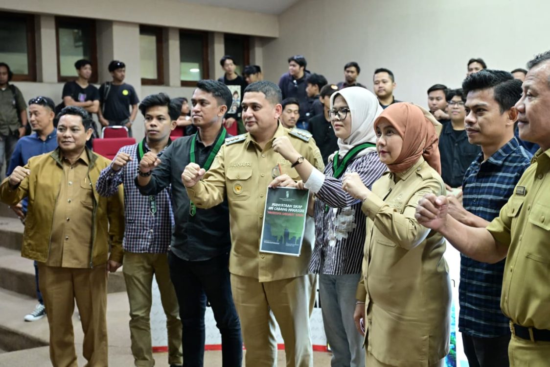 Demo di Balai Kota, Munafri–Aliyah Turun Langsung Temui Aksi HMI