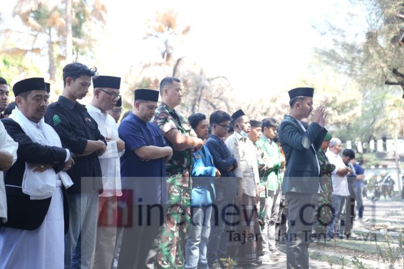 Doa dan Haru Iringi Salat Ghaib 4 Korban Kebakaran DPRD Kota Makassar
