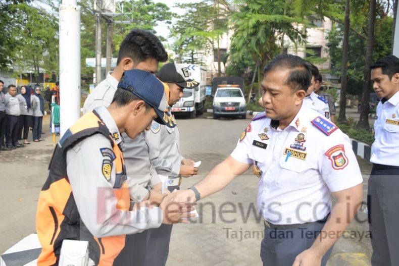 Dishub Makassar Gelar Apel Pagi, Serahkan Bantuan untuk Petugas Korban Insiden Demonstrasi