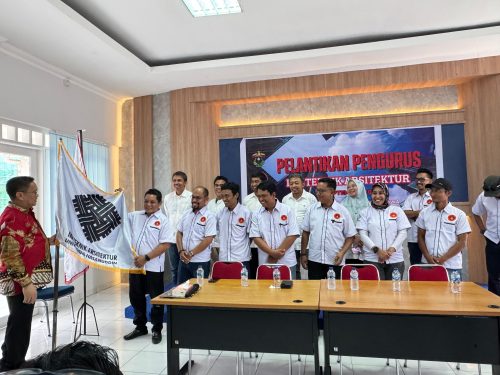 Resmi Dilantik, IKA Arsitektur Unhas Siap Bersinergi dengan Pemkot Makassar dan Pemkab Gowa