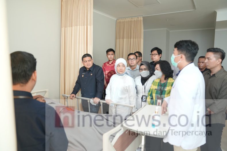 Munafri–Aliyah Tunjukkan Kepedulian, Jenguk Agung Setiawan di RS CPI