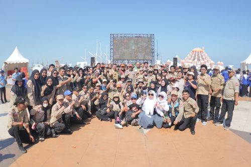 Wali Kota Munafri Kukuhkan 120 Relawan Kampung Siaga Bencana di Makassar