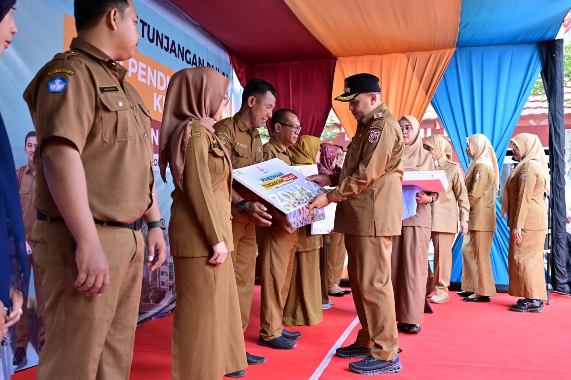 Pemkot Makassar Hadirkan Tunjangan Khusus untuk Guru dan Tenaga Kesehatan di Pulau
