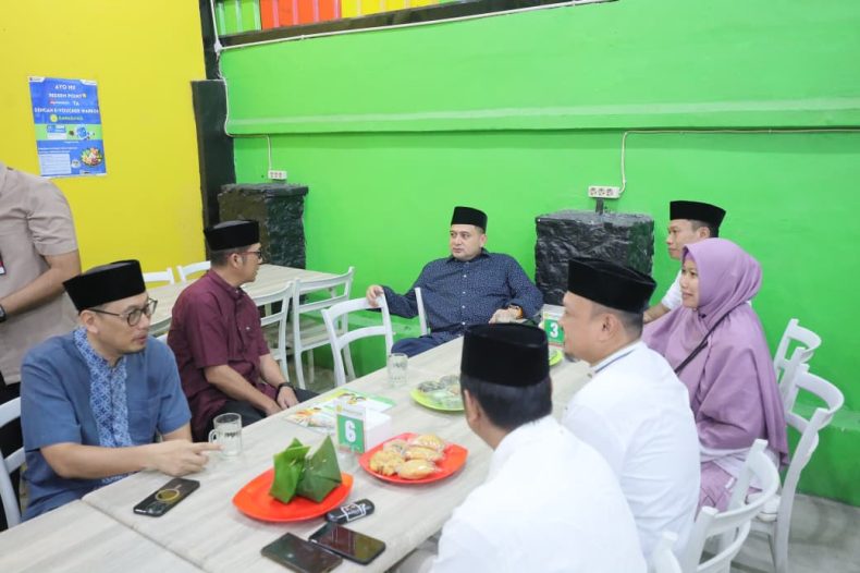 Munafri Arifuddin Coffee Morning Usai Salat Subuh di Masjid Al-Muawanah RRI