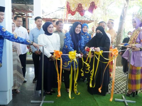 Aliyah Mustika Ilham Hadiri Soft Lounching Dapur MBG di CPI Makassar