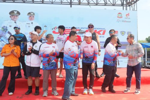 Meriah! Munafri Arifuddin Buka Kejuaraan Jetski Internasional di Pantai Biru