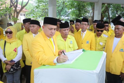Pimpin Ziarah ke TMP, Appi: Nilai Perjuangan Pahlawan Jadi Inspirasi Kader Golkar Makassar