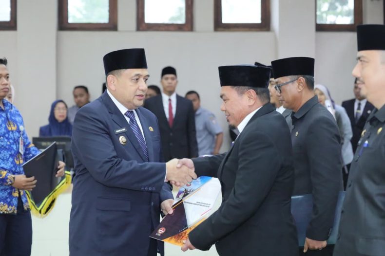 Munafri Arifuddin Lantik Sejumlah Pejabat Baru, Dr. Asrul Alimina Resmi Jabat Kabag Hukum Pemkot Makassar